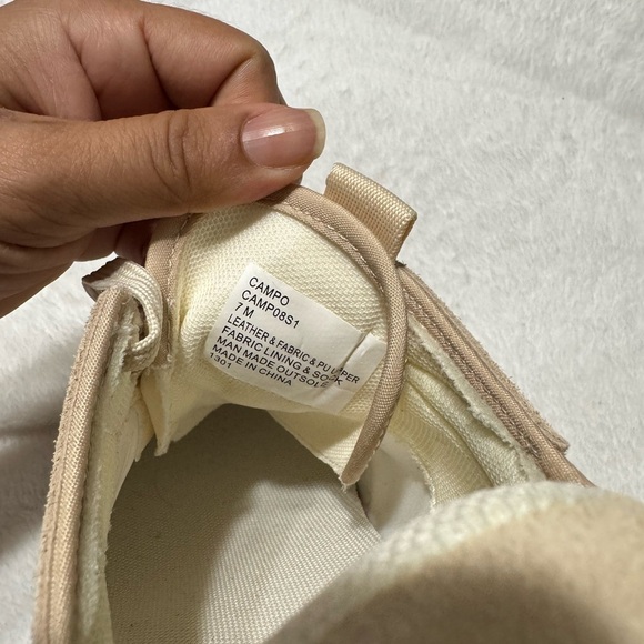 Steve Madden Cream and Tan Sneakers with Minimalist Design - Picture 6 of 6